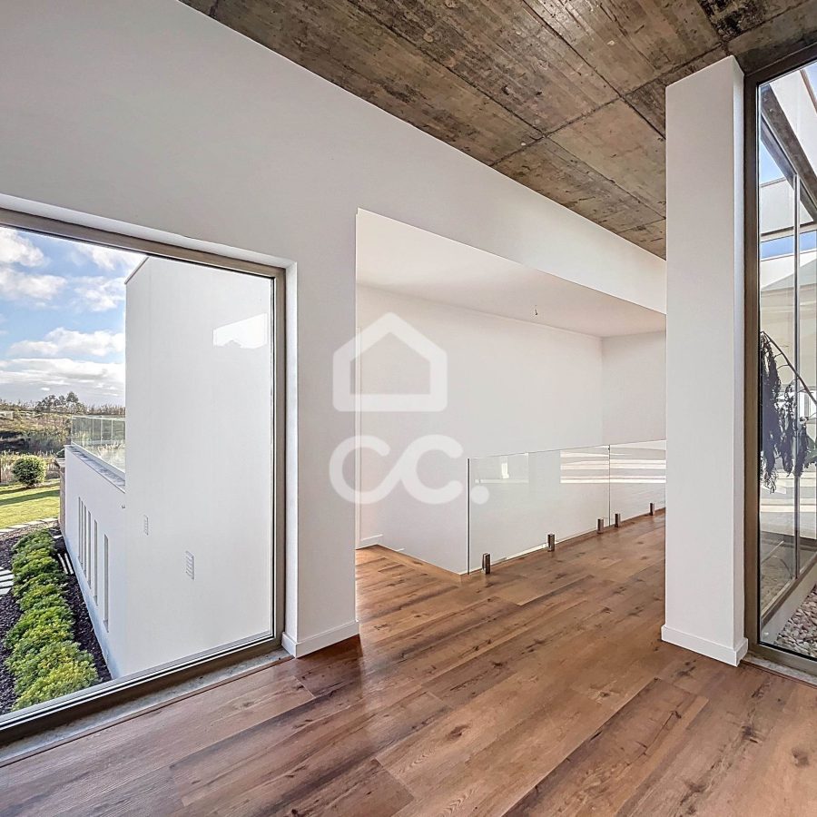 2032-109270-86bc868e92279ff7abe4d544f0549647a6f61f1c1396b6d70f9b3fee2135fd23-3bfce3da-5a41-4f17-8c1b-d8627e157321