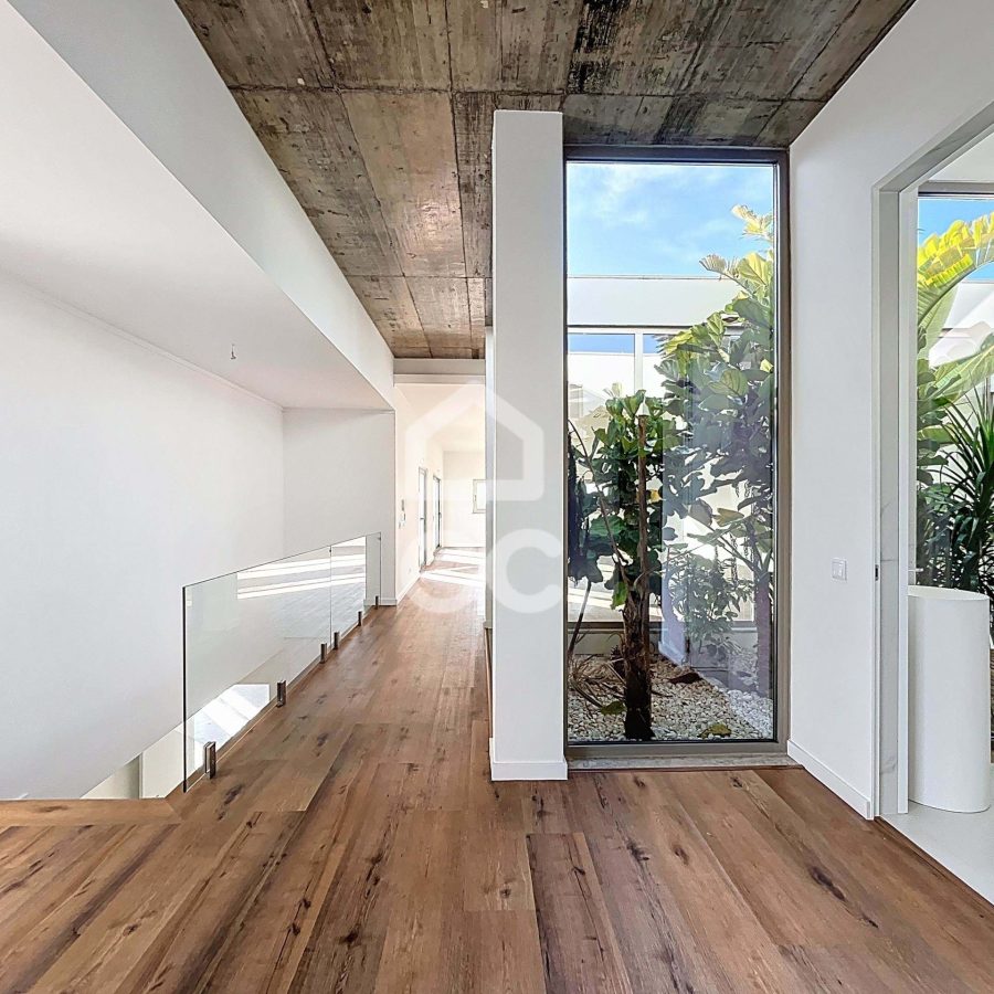 2032-109270-86bc868e92279ff7abe4d544f0549647a6f61f1c1396b6d70f9b3fee2135fd23-b643f3ac-30ce-43c5-b0b1-29a6d3659dac